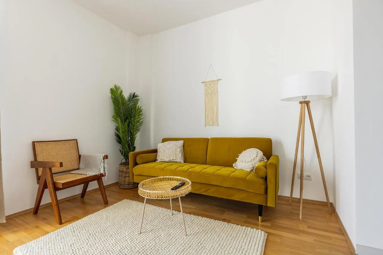 Bright Stylish Apartment With A Balcony In A Top Location Vienna