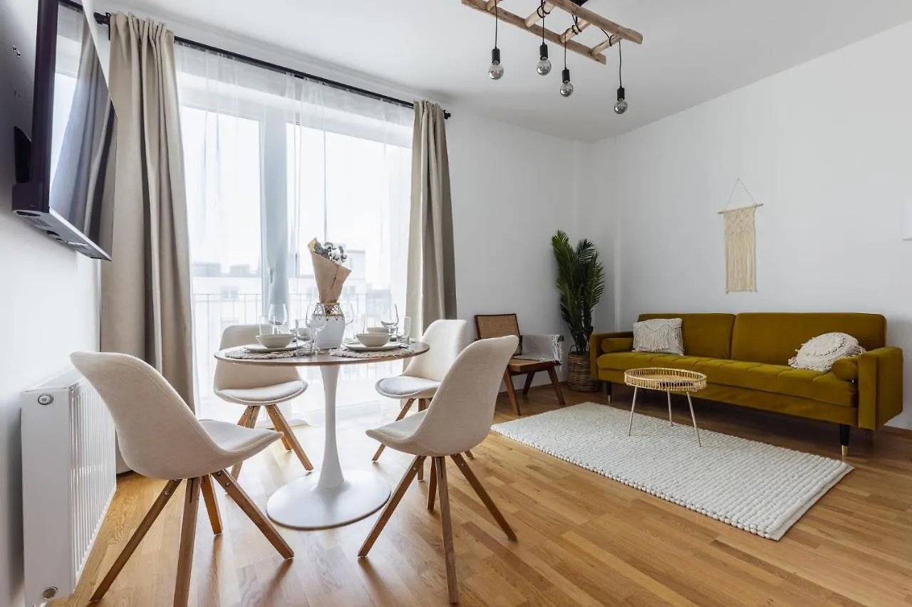 Bright Stylish Apartment With A Balcony In A Top Location Vienna