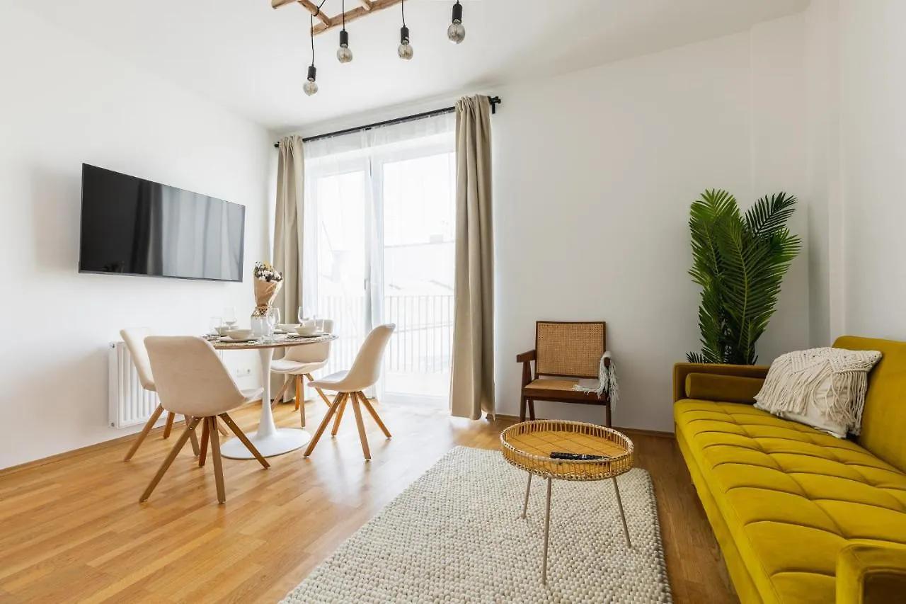Bright Stylish Apartment With A Balcony In A Top Location Vienna