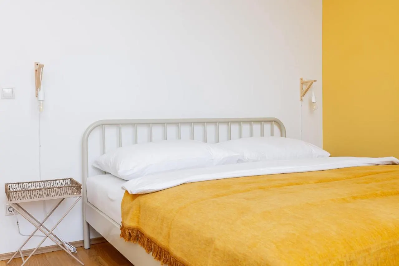 Bright Stylish Apartment With A Balcony In A Top Location Vienna