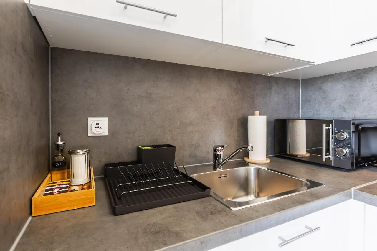 Bright Stylish Apartment With A Balcony In A Top Location Vienna