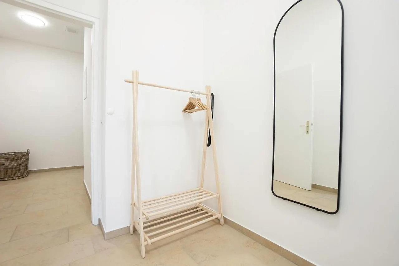 Bright Stylish Apartment With A Balcony In A Top Location Vienna Austria