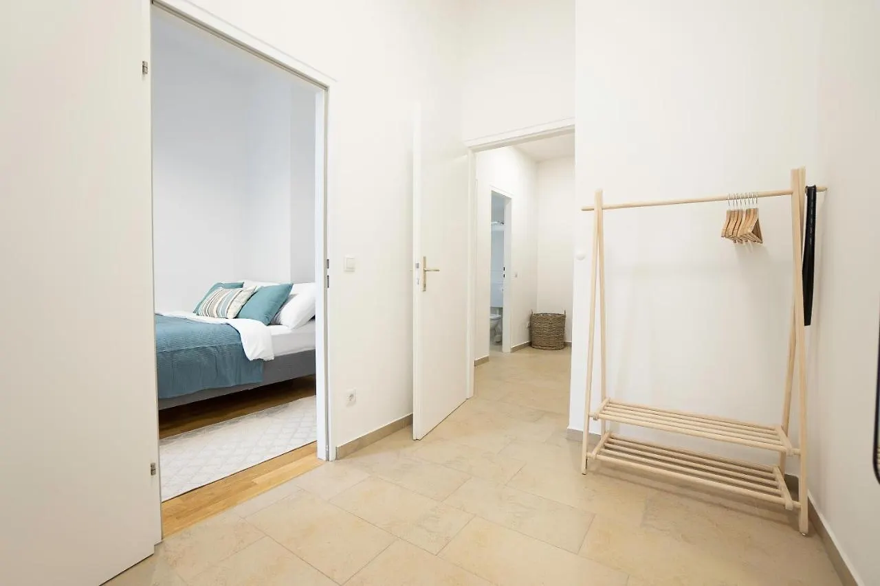 Bright Stylish Apartment With A Balcony In A Top Location Vienna 0*,  Austria