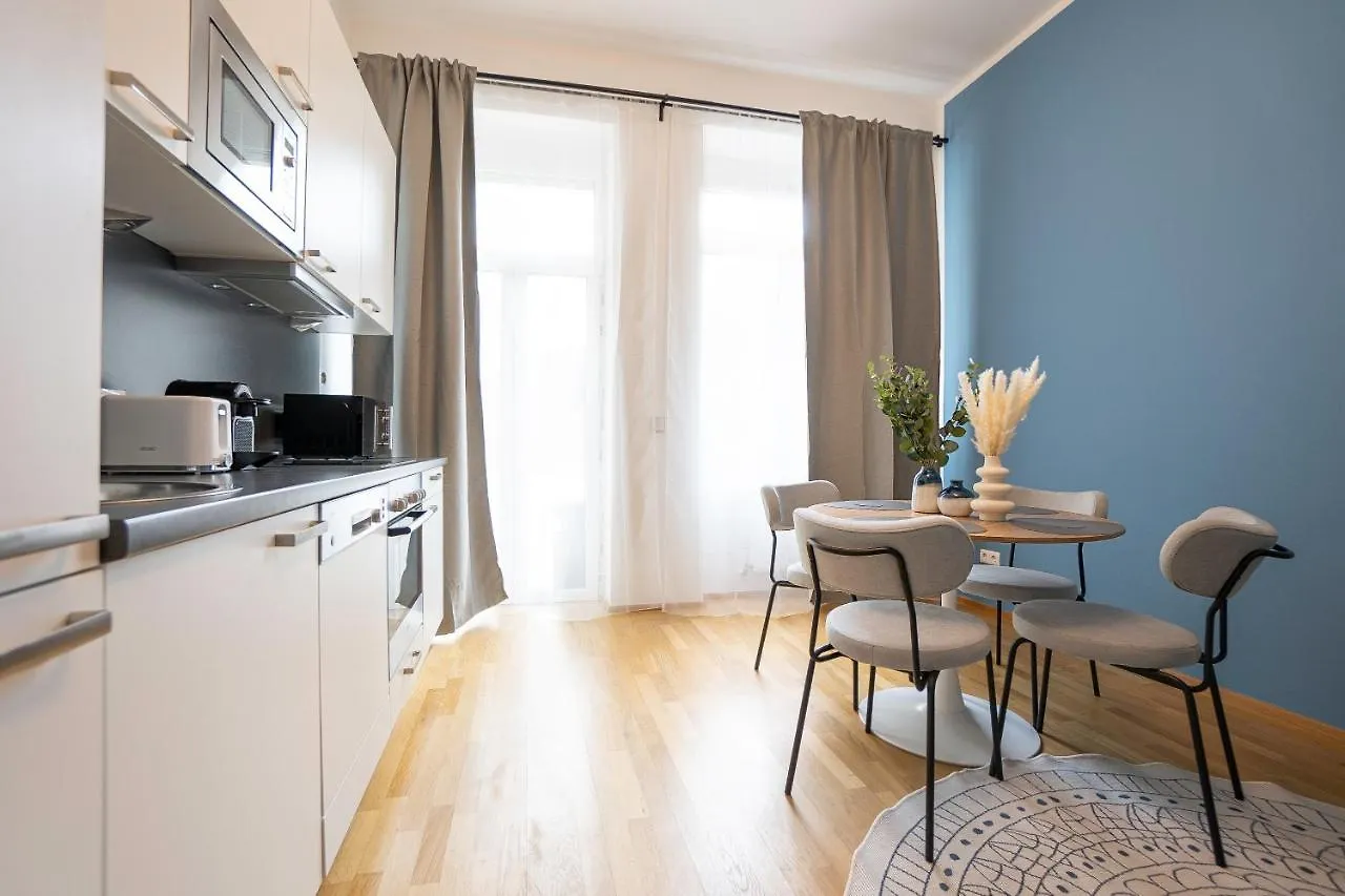 Bright Stylish Apartment With A Balcony In A Top Location Vienna