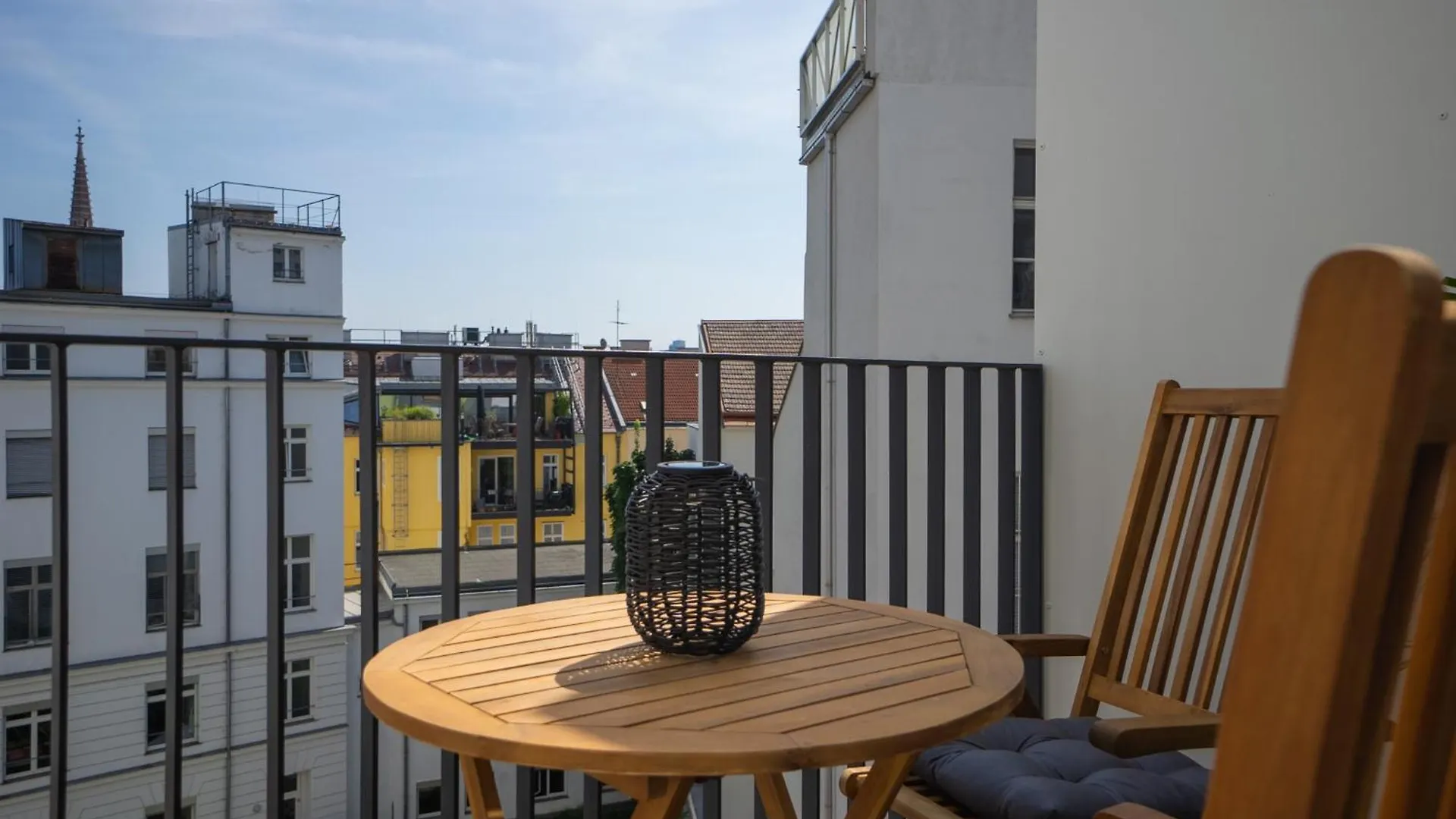 Bright Stylish Apartment With A Balcony In A Top Location Vienna