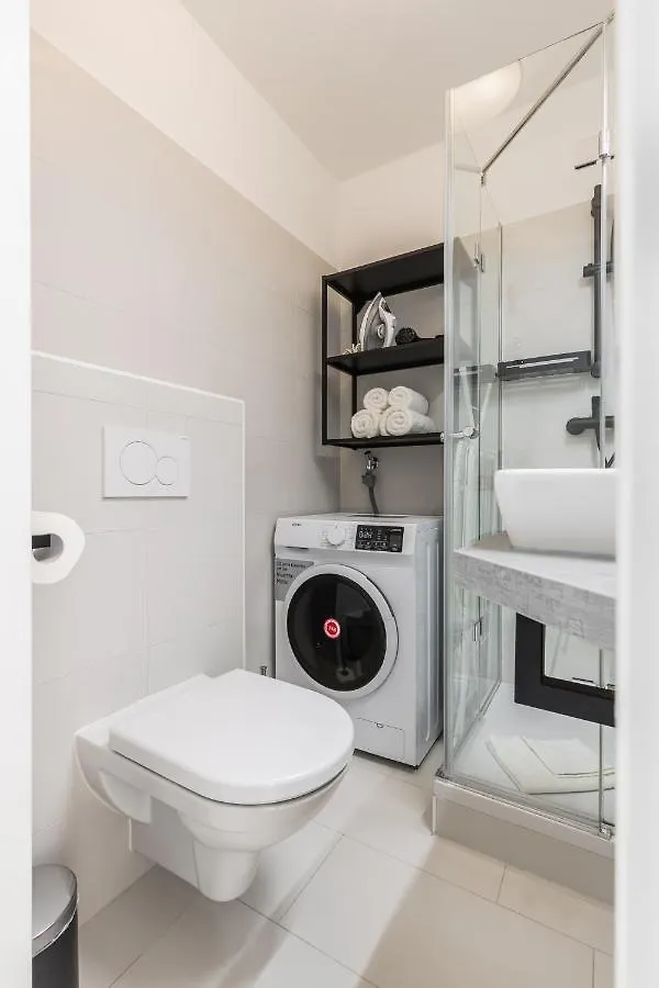 Bright Stylish Apartment With A Balcony In A Top Location Viena